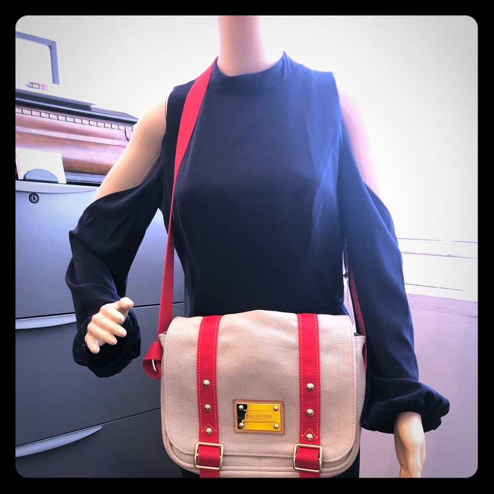 Louis Vuitton Classic Cross Bag